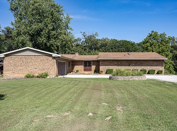 19079 N 25 E Road, Danvers, IL 61732
