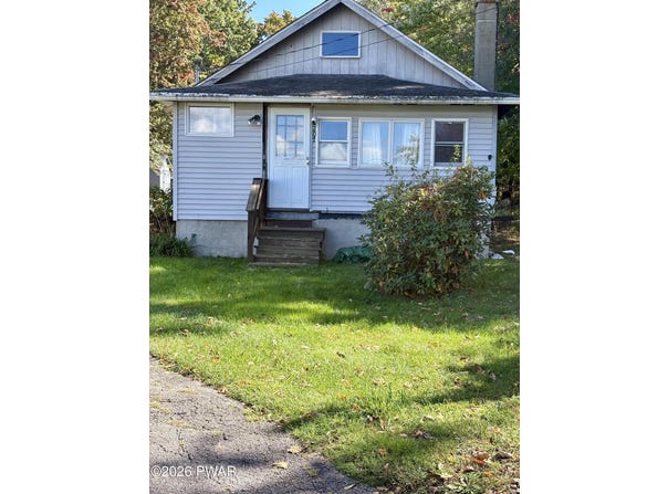 207 Pulsar Drive, Hawley, PA 18428