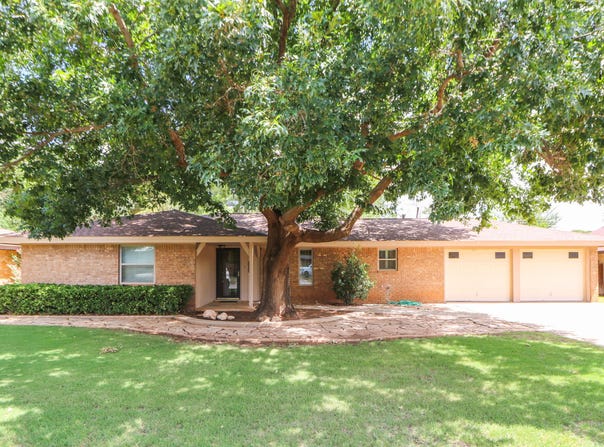 105 E 27th Street, Littlefield, TX 79339
