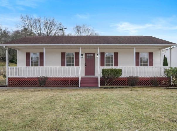 130 Veterans Dr, Richlands, VA 24641