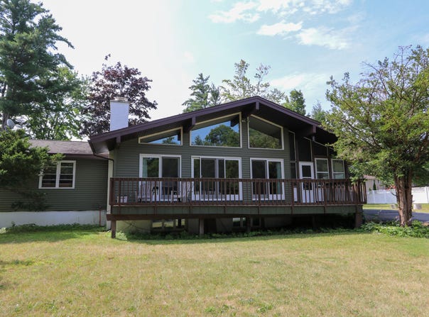 3 Button Brook Parkway, Peru, NY 12972