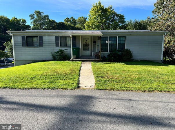 598 E HAZEL Avenue, MARIETTA, PA 17547