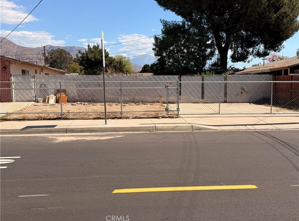 Mountain Ave, San Bernardino, CA 92404