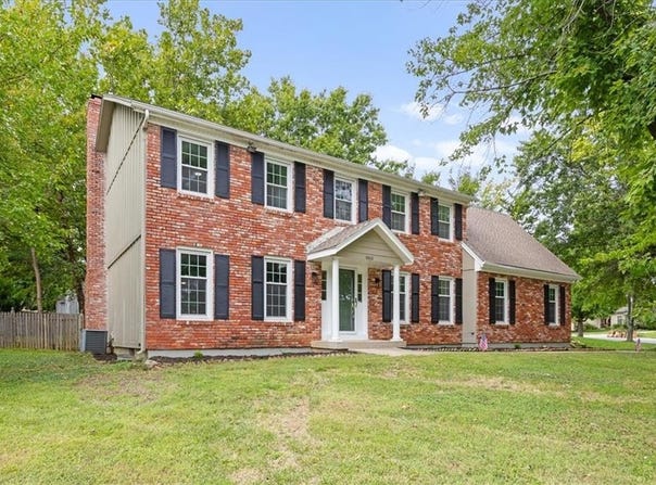 8800 W 115th Street, Overland Park, KS 66210
