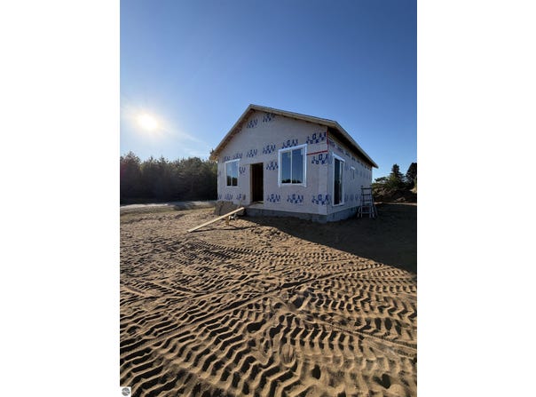 8501 Grant Road, Mancelona, MI 49659