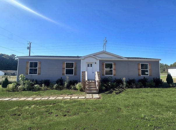 126 Pullman Ln, Oneida, TN 37841