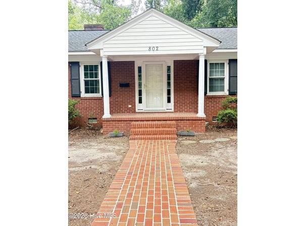 802 Forest Hill Circle, Greenville, NC 27858