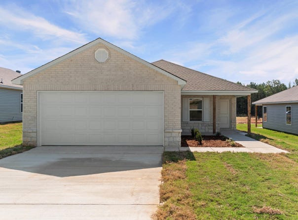 8025 Chesapeake Trail, Bauxite, AR 72011