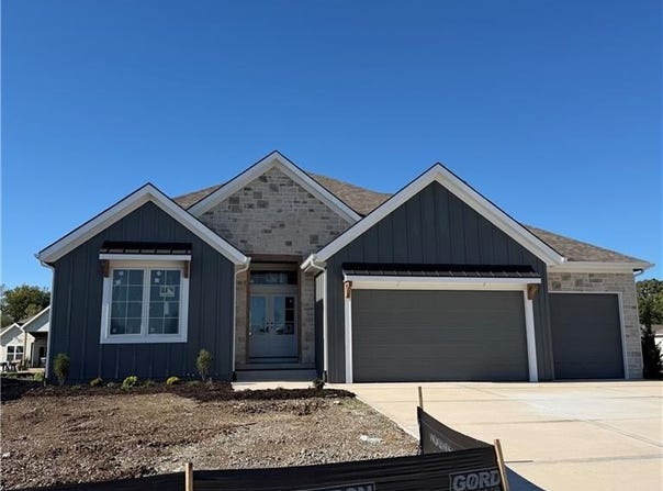 2304 Foxtail Drive, Kearney, MO 64060