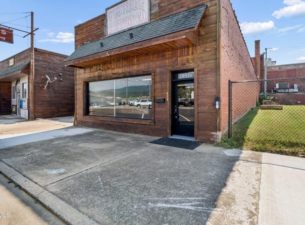 428 E E Street, Elizabethton, TN 37643