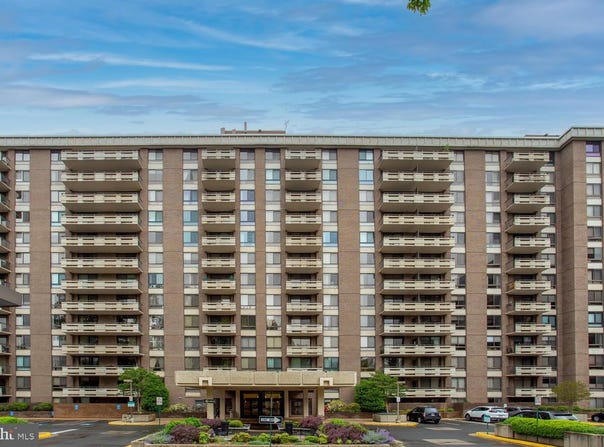 1808 OLD MEADOW Road, MCLEAN, VA 22102