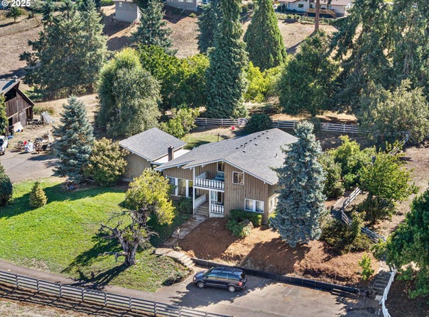 32313 GREEN ACRES Loop, CottageGrove, OR 97424