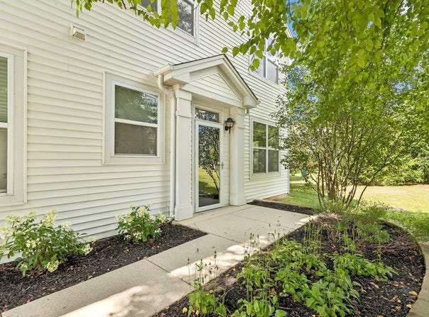 1248 Chesterton Drive, Volo, IL 60020