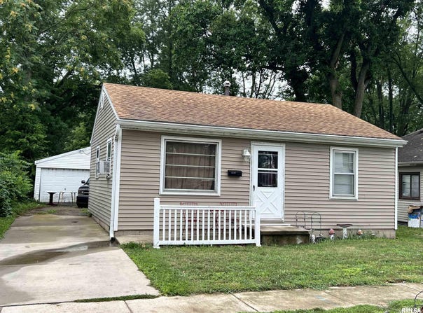 2238 E Stuart Street, Springfield, IL 62703
