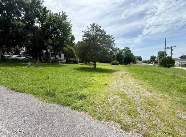 355&357 Roberts Drive, Mount Vernon, MO 65712