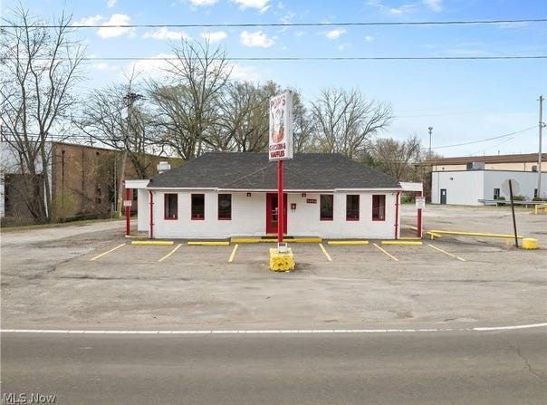 1494 Waterloo Road, Barberton, OH 44203
