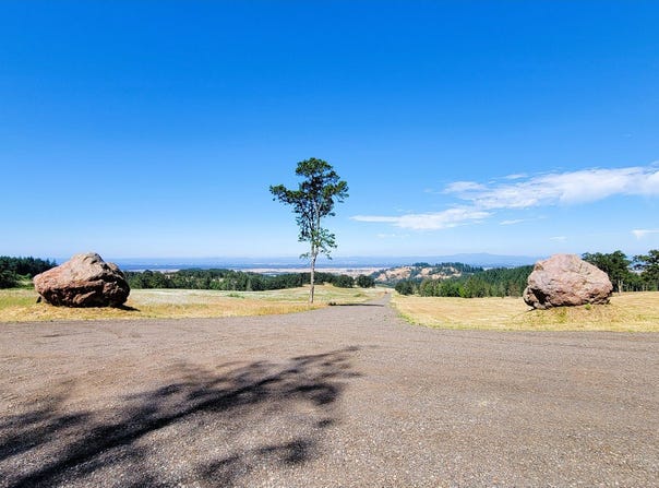 34082 Mt Tom Dr, Harrisburg, OR 97446