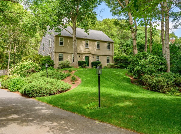 8 Crestview Dr Extension, East Sandwich, MA 02537