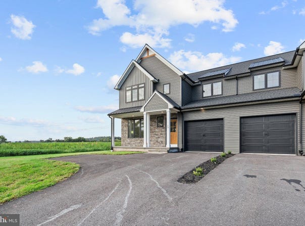 29 LAUSCH Road, DENVER, PA 17517