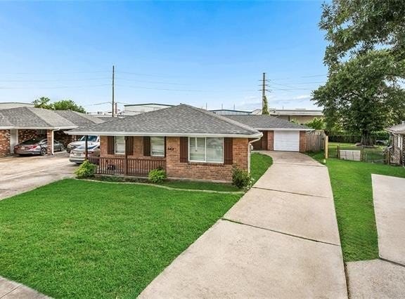 8416-18 VALOR Drive, Chalmette, LA 70043
