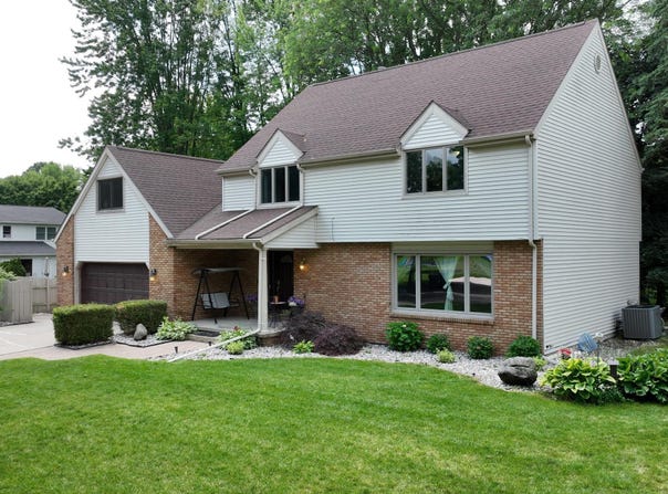301 Mayfield Lane, Midland, MI 48642