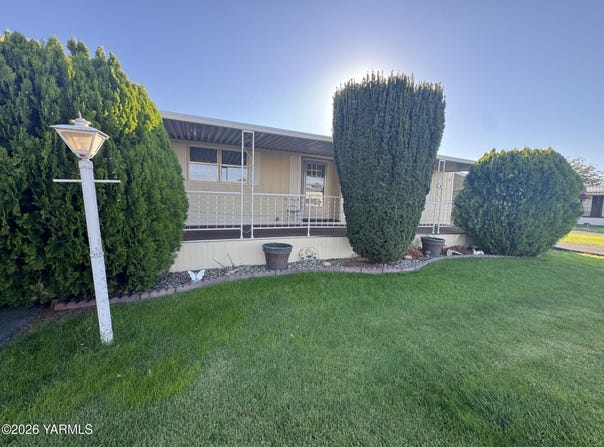55 W Washington Ave, Yakima, WA 98903