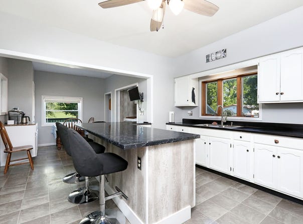 2309 1st Avenue, Perry, IA 50220