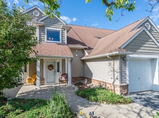 52 Bourne Circle, Hardyston Twp., NJ 07419