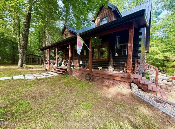 8 Spice Valley Court, Mitchell, IN 47446