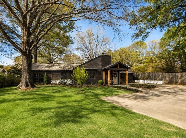 306 W POPLAR Ave, Collierville, TN 38017