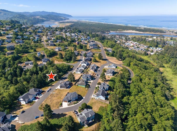 34 Lahaina Loop Road, Pacific City, OR 97135