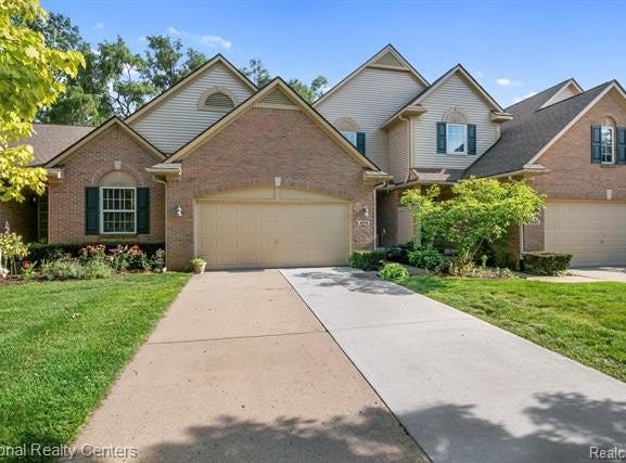 8019 Springdale, White Lake Twp, MI 48386