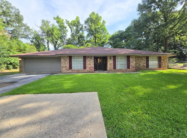 910 Twilight Lane, Center, TX 75935