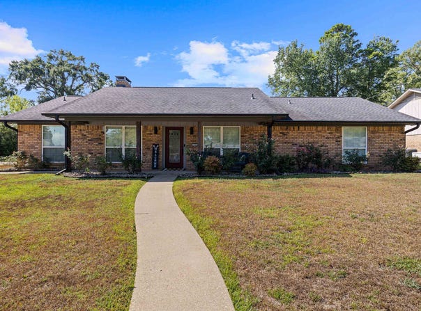 326 E Robinwood, White Oak, TX 75693