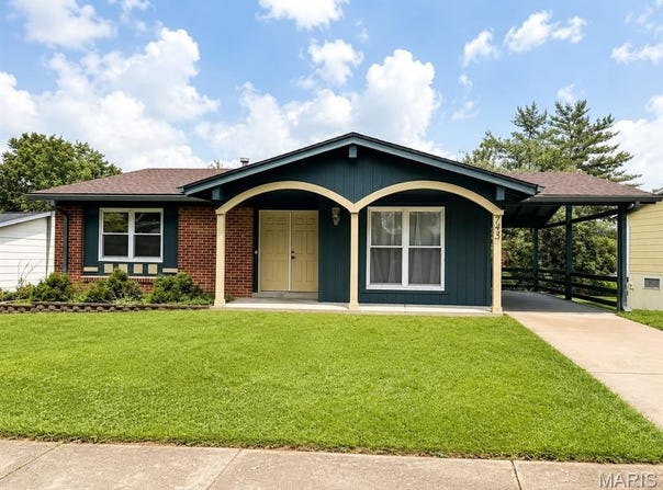 745 Woodrun Drive, Ballwin, MO 63021
