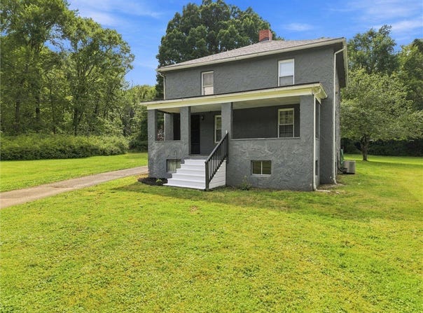 352 Mountain View Rd, Union Twp, PA 16101