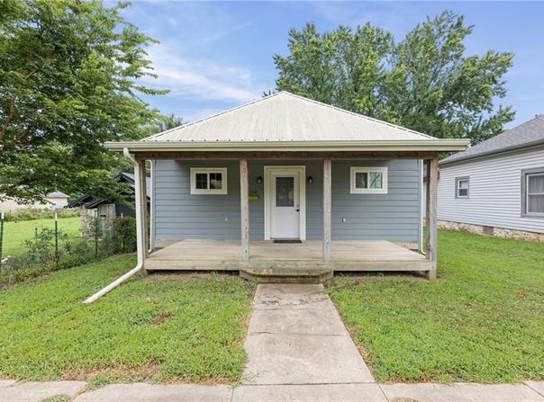 534 E 2nd Avenue, Garnett, KS 66032