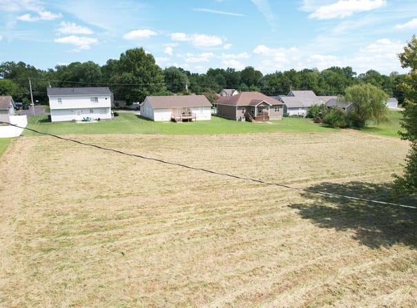 35 Parkway Drive, Mayfield, KY 42066