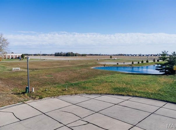 55 Jasons Pointe, Highland, IL 62249