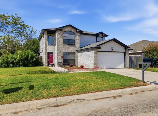 1518 33rd, Hondo, TX 78861
