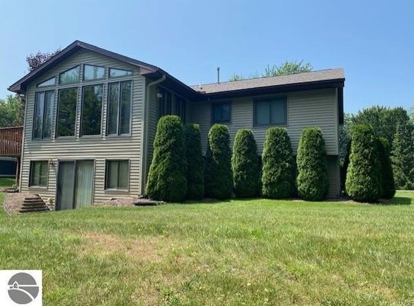 6845 W Harbor Drive, Elk Rapids, MI 49629