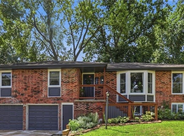 7705 E 127th Street, Grandview, MO 64030