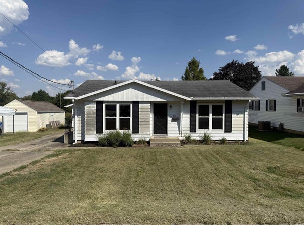 404 Lewis Avenue, Lawrenceville, IL 62439