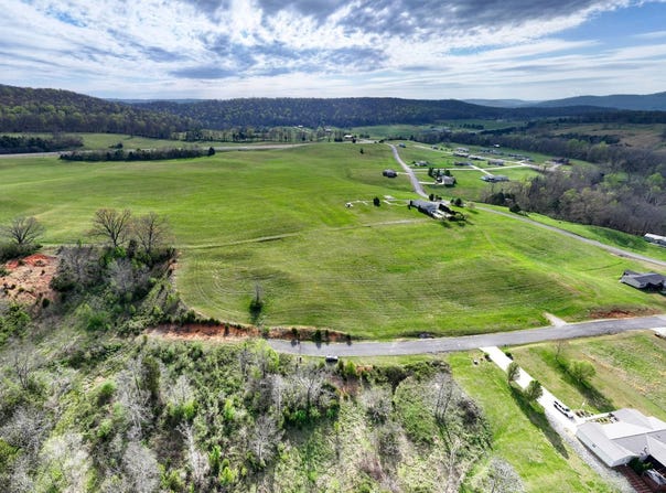 Saddlebrook Drive, Sparta, TN 38583
