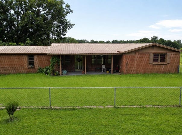 185 Woodrow Ezell, Conehatta, MS 39057