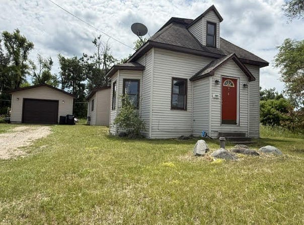 1984 E Miller Road, Fairview, MI 48621