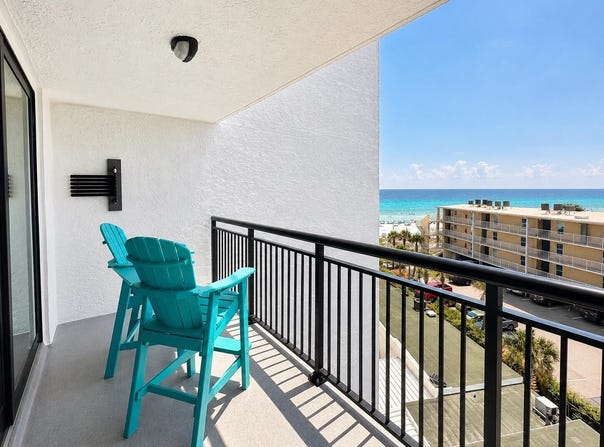 1040 Highway 98, Destin, FL 32541
