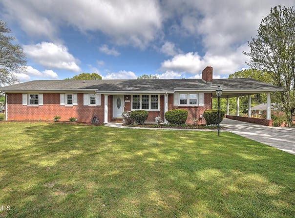 879 NE Wayne Avenue, Abingdon, VA 24210