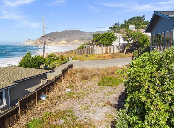 000 Sea Cliff CT, MONTARA, CA 94037