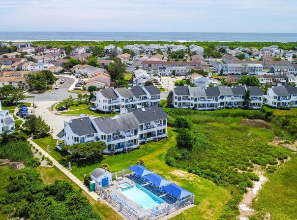 545 Lagoon Blvd, Brigantine, NJ 08203